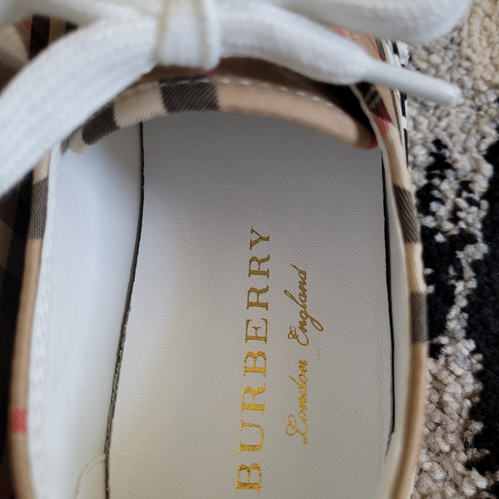 Shoes - Picture 4 of 5